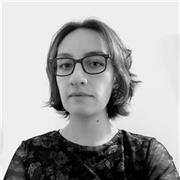 Licenciada en artes con conocimientos en técnicas y estudio de la imagen, que ofrece un acercamiento a las artes a jóvenes y adultos